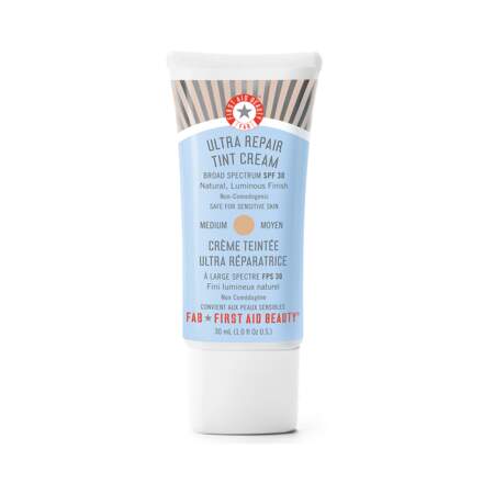 Crème Teintée Ultra Réparatrice, First Aid Beauty, tube 30 ml, prix indicatif : 29 €