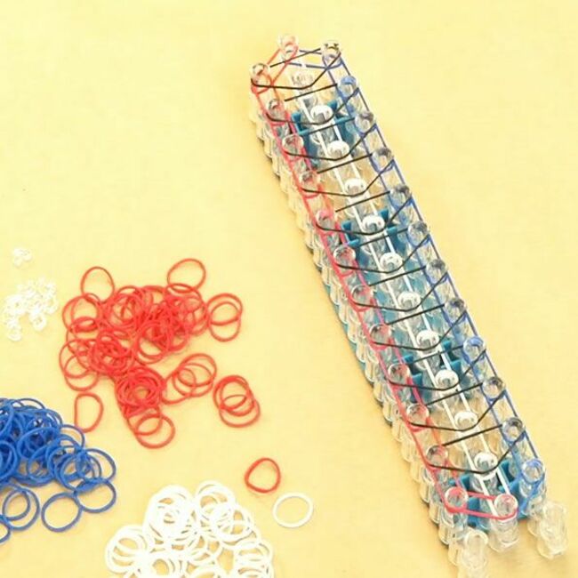 Bracelet élastique Rainbow Loom avec des perles à repasser : Femme Actuelle  Le MAG