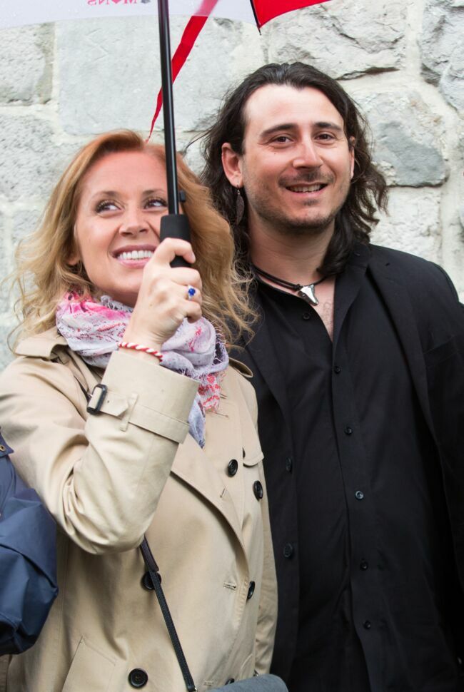Lara Fabian et son mari Gabriel Di Giorgio assistent à la ducasse de Mons ou Doudou, une fête locale à Mons, en Belgique, le 22 mai 2016.