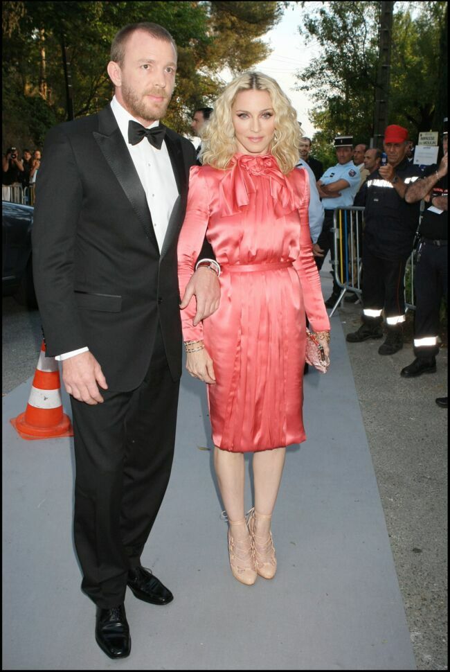 Madonna et Guy Ritchie en 2008 au Gala de l'AmfAR pendant le 61ème Festival du Film de Cannes.