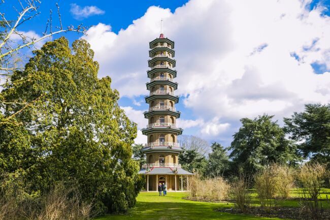 Dans le Sud-Est des jardins, une pagode a été édifiée en 1762.