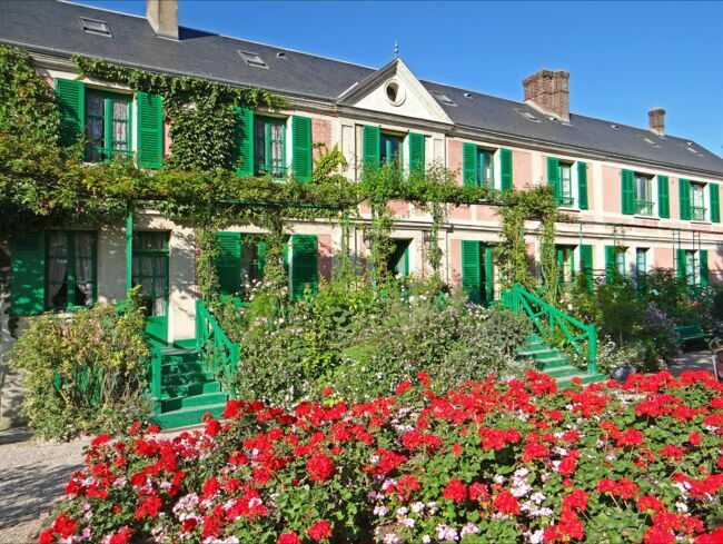 Façade de la maison de Claude Monet.