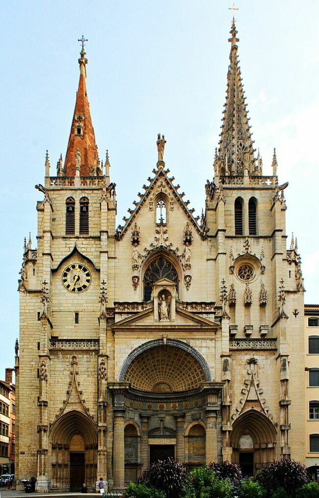 L’église Saint-Nizier.