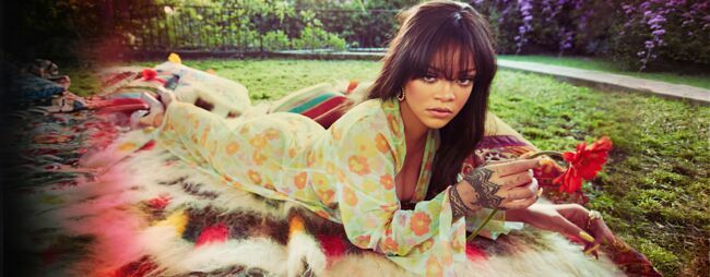 Rihanna fait la promotion de la collection printemps de sa marque de lingerie "Savage x Fenty".