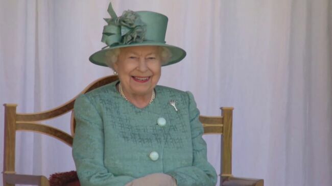 La reine Elisabeth II d'Angleterre à Londres, le 13 juin 2020.