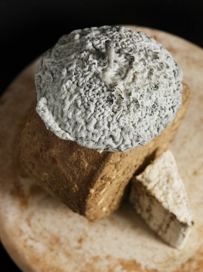 "Proposer un plateau de fromages basques, c’est l’occasion de découvrir le kapelu, ce chèvre en forme de béret."