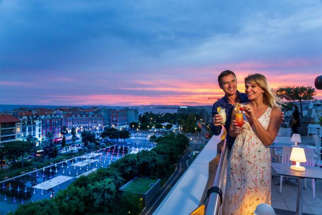 Détente sur le Rooftop de l'hôtel Aston à Nice
