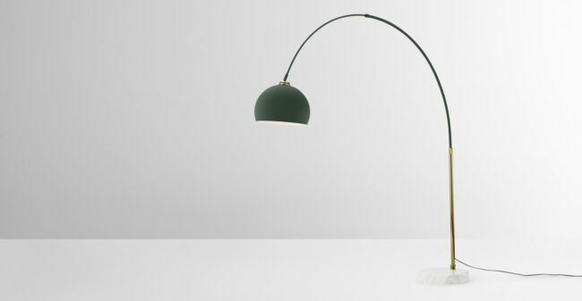 Lampadaire en laiton, H. 195 cm, « Bow », Made.com, 189€
