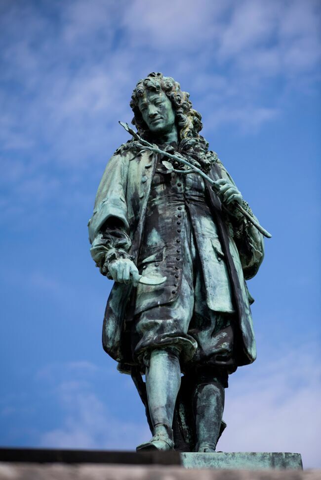 Statue de Jean-Baptiste de La Quintinie.