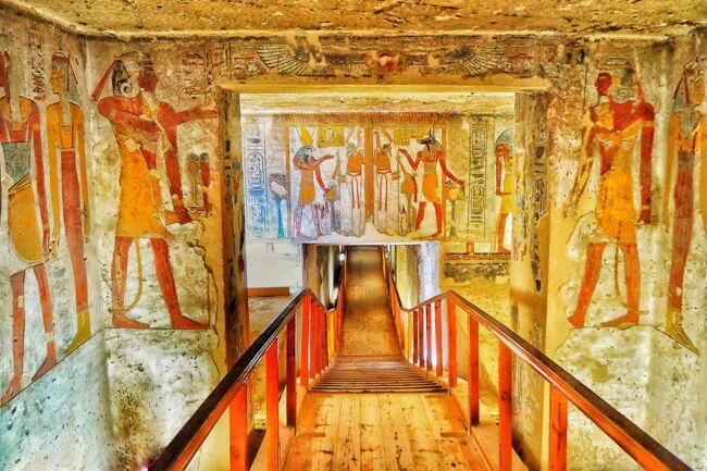 Les fresques des tombes de Séthi 1er ou Ramsès VI.