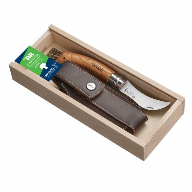 Couteau plumier n° 8 en bois de chêne, Opinel, Nature & Découvertes, 42€, Natureetdecouvertes.com.