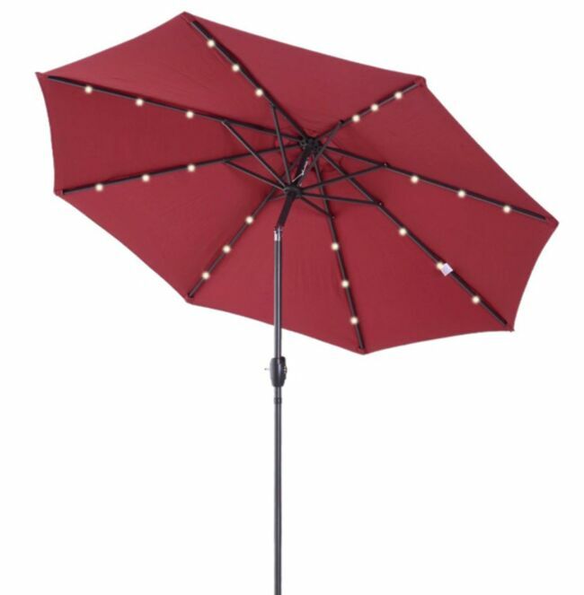 Parasol incli nable en métal, polyester et LED. Ø 2,75 m. Outsunny sur aosom.fr, 102,90 €.