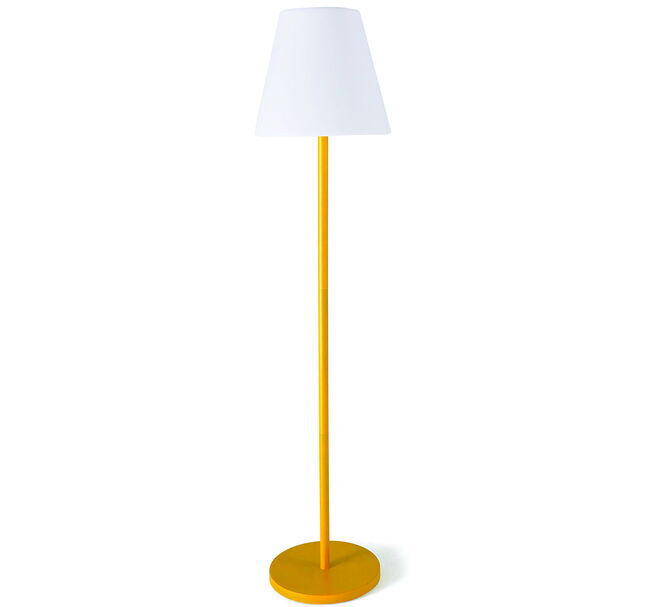 16 couleurs d’éclairage, 4 effets (fondu, stroboscopique…), H 105 cm."Bell", Oviala, 109,90 €.