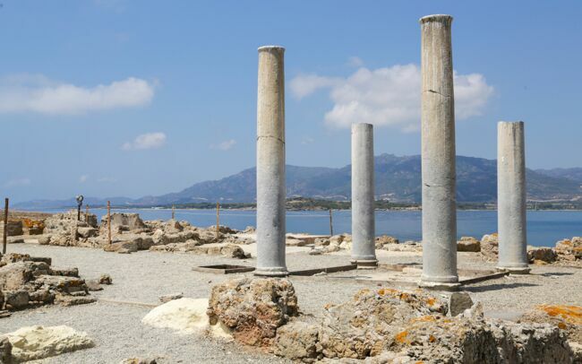 Les vestiges de la ville romaine de Nora.