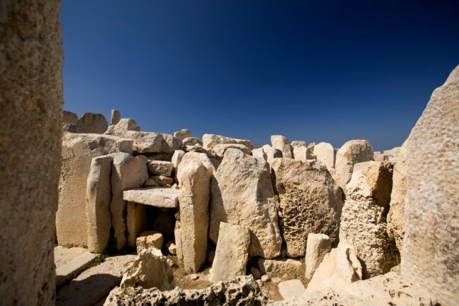 Le mystérieux temple de Hagar Qim, l’une des merveilles mégalithiques de l’île de Malte.