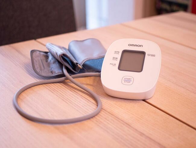 OMRON X3 Comfort moniteur de tension artérielle – Tensiomètre brassard,  validé cliniquement, Tensiometre Bras avec détection des pulsation  cardiaques