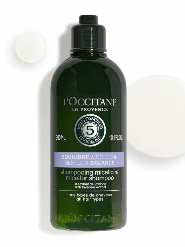 Apaisant. Shampooing Micellaire Equilibre & Douceur, L’Occitane, 22€.