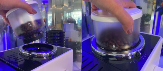 Notre avis sur la machine à café à grains De'Longhi Rivelia : et si deux  bacs valaient mieux qu'un ? : Femme Actuelle Le MAG