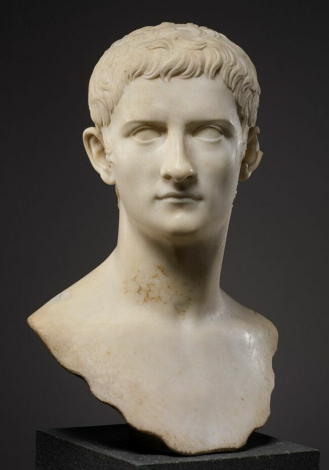 Buste en marbre de Caligula, Metropolitan Museum of Art.