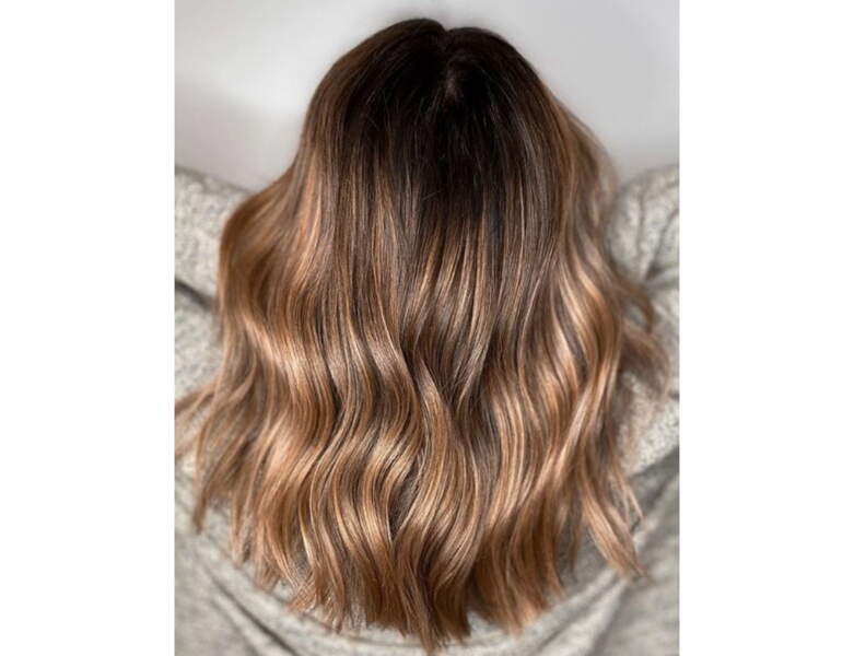 Cheveux bruns : les plus beaux balayages à adopter en 2021 - Femme Actuelle