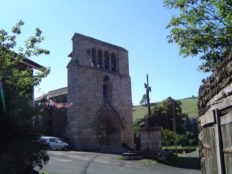 L'église de Saint-Martin-de-Fugères, caractéristique de la région