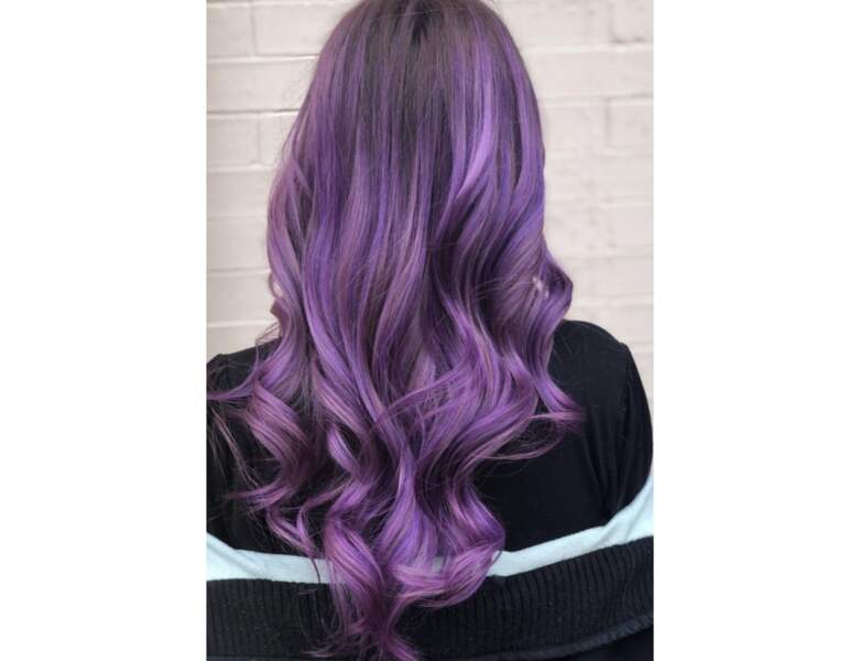 Cheveux violets tie and dye 