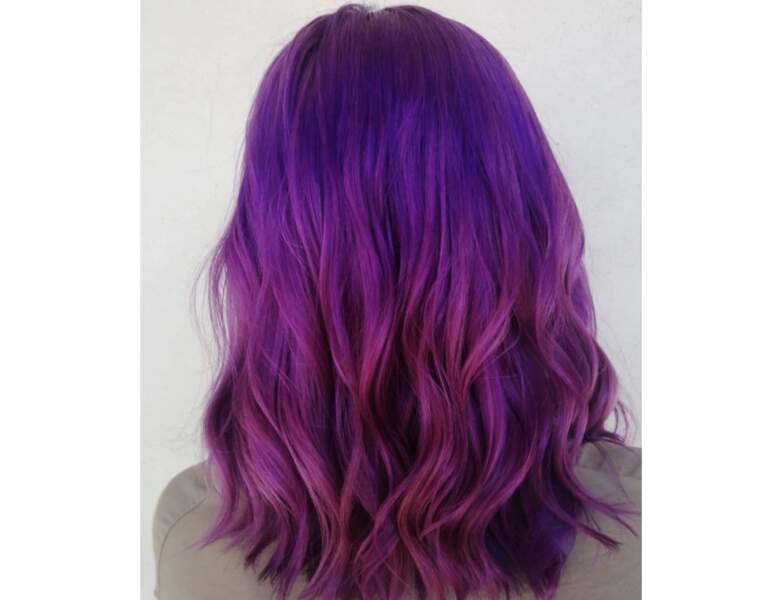 Cheveux violets rosés 