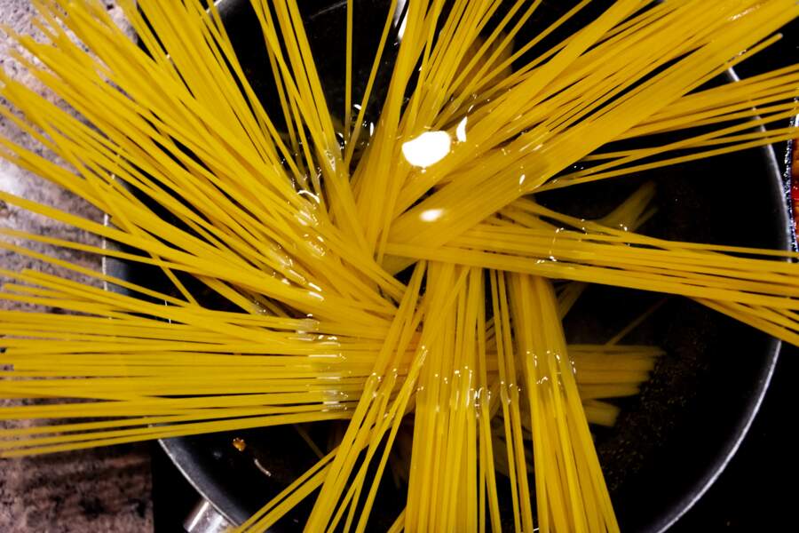 Spaghetti, macaroni, farfalle : pendant combien de temps faut-il faire cuire les pâtes ?