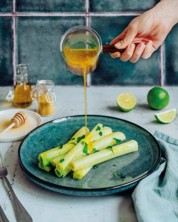 Poireaux vinaigrette curry, miel et citron vert