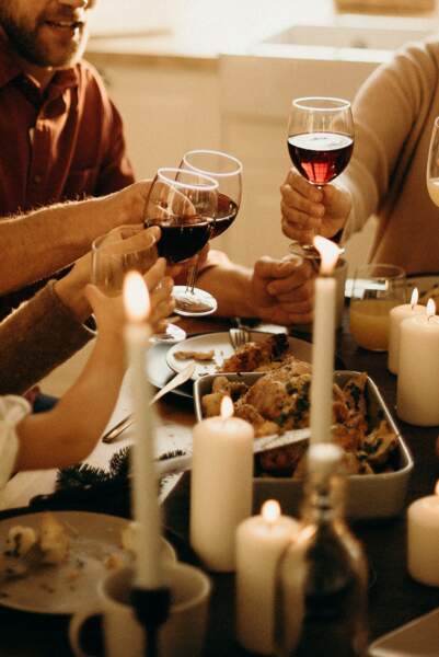 Fêtes de fin d’année : les conseils d’un sommelier pour bien choisir son vin selon le menu