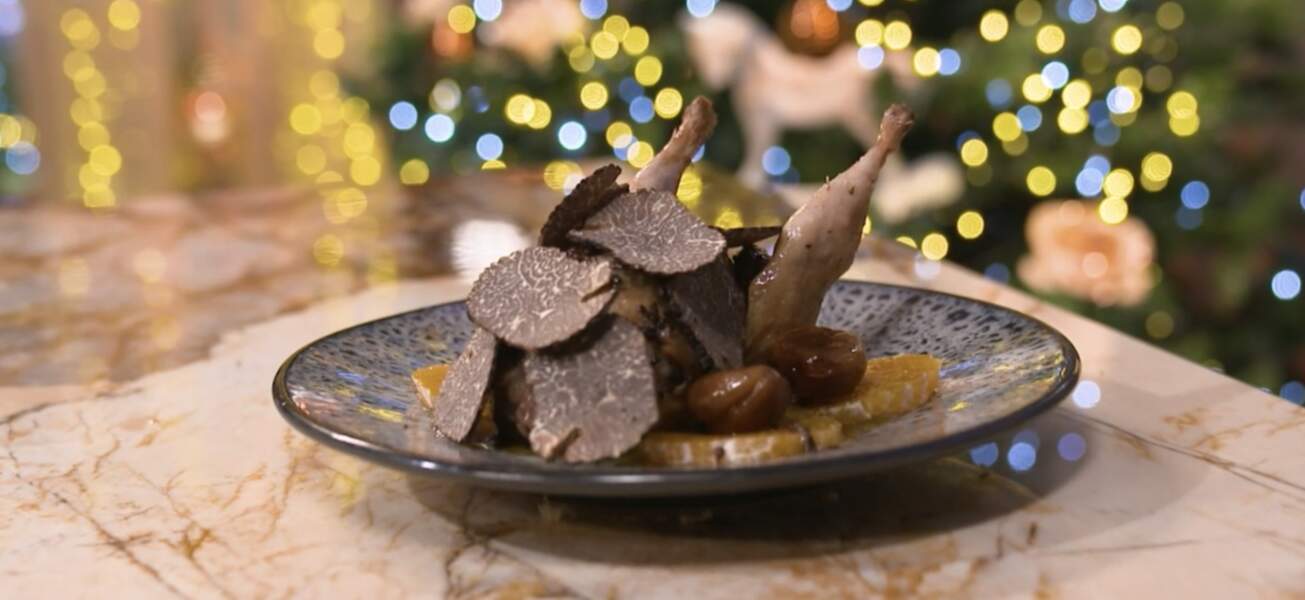 "Tous en cuisine" : la recette des cailles au beurre de truffe, marrons et clémentines de Cyril Lignac