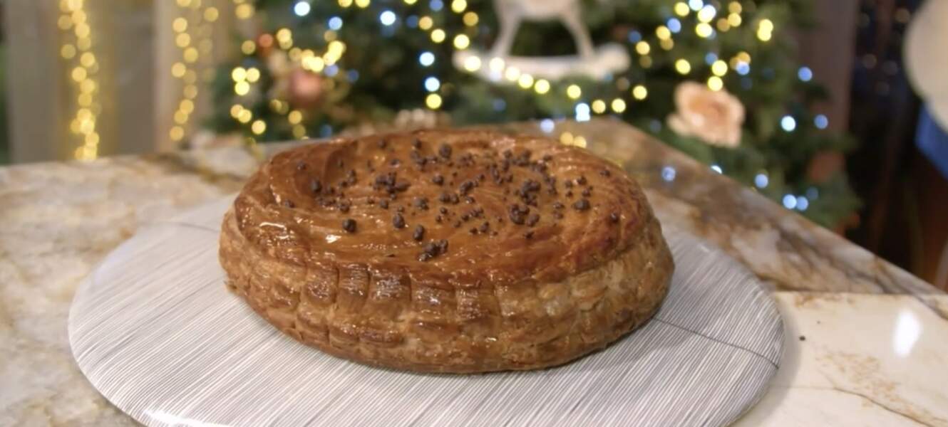 "Tous en cuisine" : la recette de la galette des rois au chocolat de Cyril Lignac