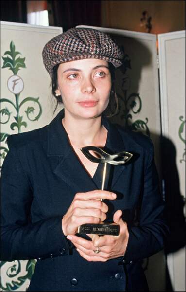 En 1991, Marie Trintignant reçoit le prix Beauregard. Elle a 29 ans et déjà de nombreux films à son actif dont "Une affaire de femmes" (1988) de Claude Chabrol pour lequel elle est nommée pour le César de la meilleure actrice dans un second rôle.