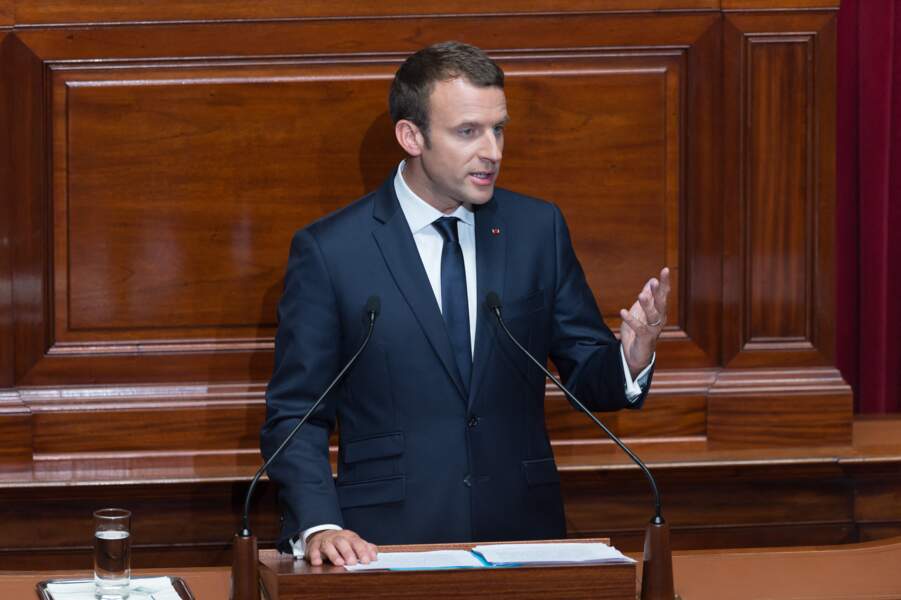 Le président de la République française Emmanuel Macron fait un discours lors de la réunion du Parlement en Congrès, au château de Versailles, le 3 juillet 2017.