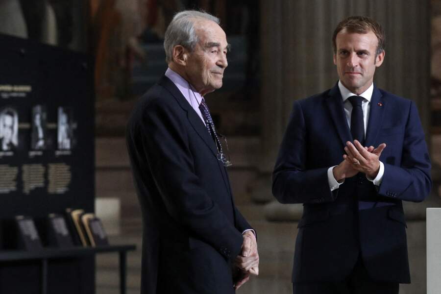 Le président de la République, Emmanuel Macron et Robert Badinter durant la commémoration du quarantième anniversaire de l'abolition de la peine de mort, au Panthéon, à Paris, le 9 octobre 2021. 