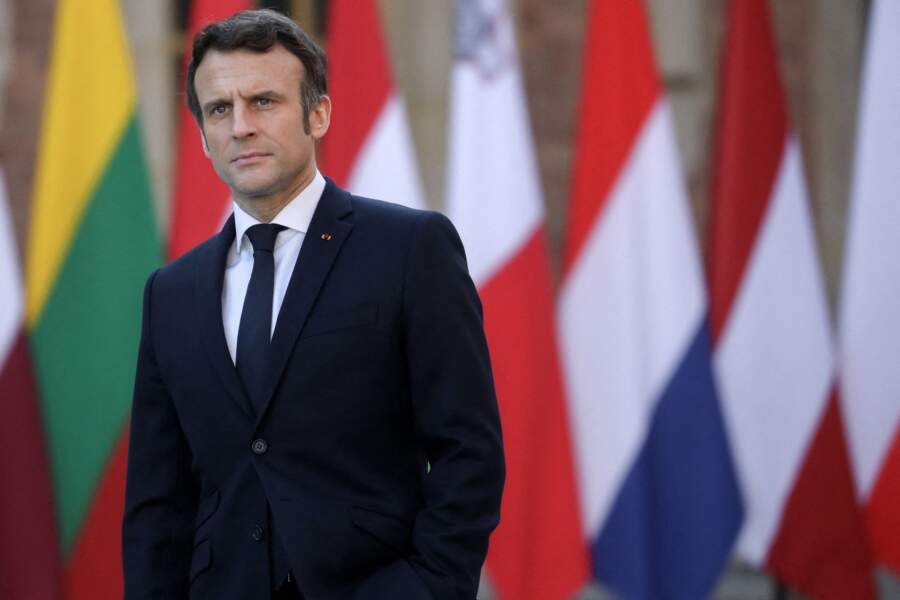 Le président de la République, Emmanuel Macron accueille les chefs d'états européens au Sommet informel des chefs d'État et de Gouvernement des États membres de l'Union européenne, au château de Versailles, le 10 mars 2022. 