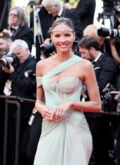Cannes 2022 : Amandine Petit en déesse
