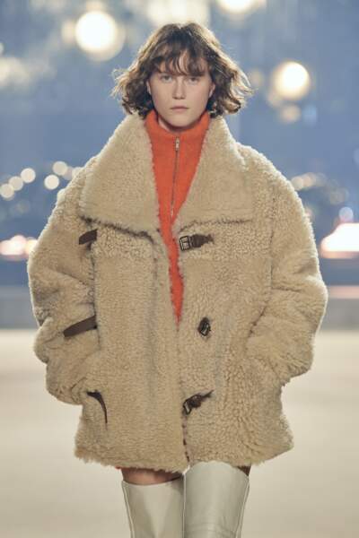 Tendances mode automne-hiver 2022-2023 : le manteau "teddy bear"