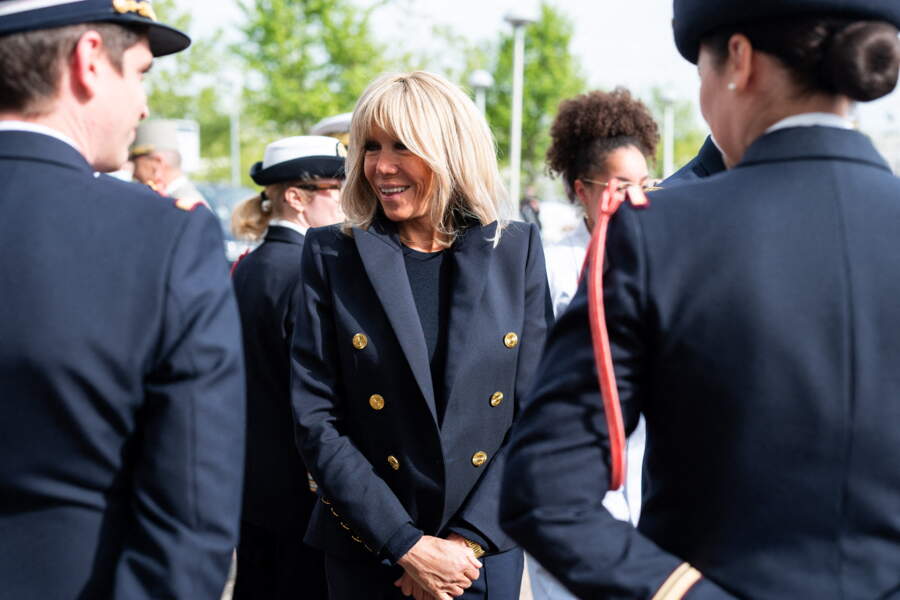 Brigitte Macron : ses 20 blazers les plus iconiques - Femme Actuelle