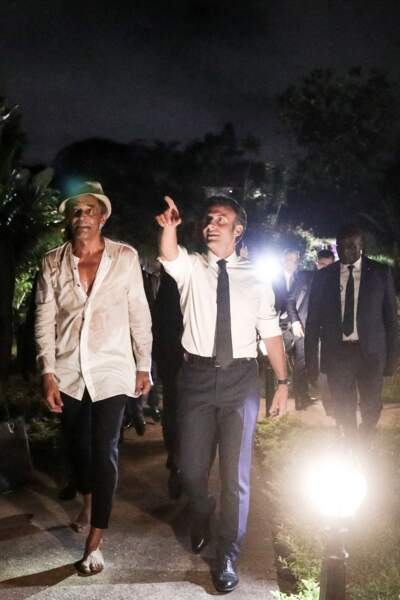 Emmanuel Macron : les photos de sa rencontre avec Yannick Noah dans son "village" du Cameroun