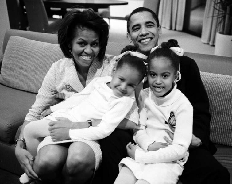 Le couple Obama avec leurs filles, Sasha et Malia, aujourd’hui âgées de 21 et 24 ans