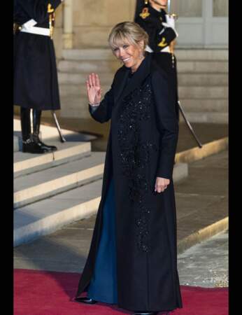Les plus beaux looks de stars : Brigitte Macron en manteau à strass