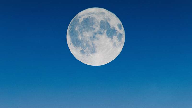 31 août 2023 : Pleine lune en Poissons à 03 h 37