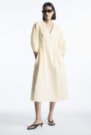 Pièces tendance style quiet luxury : robe large