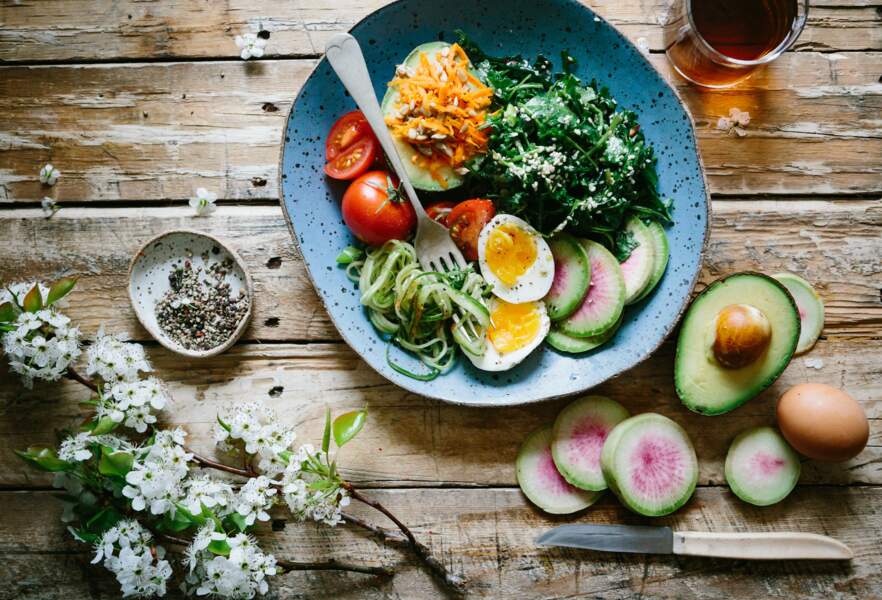10 recettes de salades gourmandes et bonnes pour la ligne