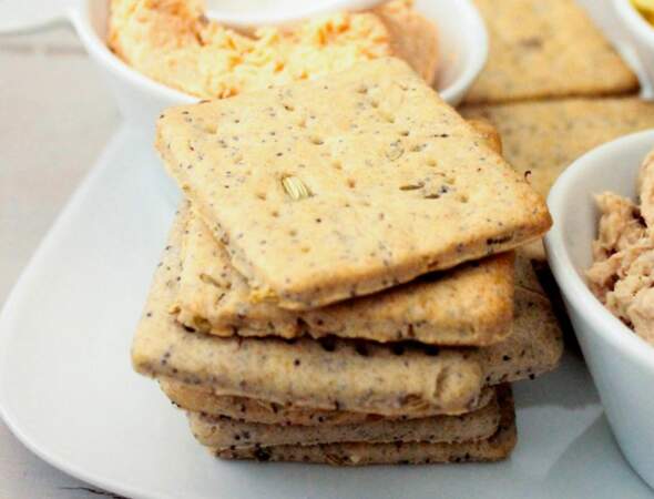 Crackers au sarrasin, graines de fenouil et pavot