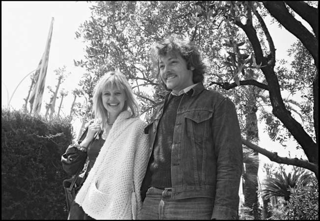 C'est le coup de foudre. Elle quitte Coluche pour lui. Ensemble, aux côtés de Gérard Depardieu, ils tournent dans "Les valseuses" de de Bertrand Blier. Le film sort en 1974.
