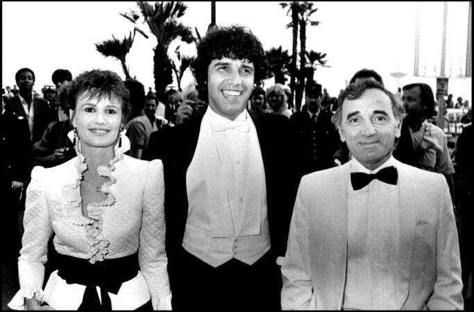 En 1981, Miou-Miou et Julien Clerc se séparent mais restent bons amis. Ici, au festival de Cannes, en 1982, aux côtés de Charles Aznavour.