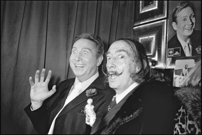 Charles Trenet et Salvador Dali dans les loges de l'Olympia (1975)
