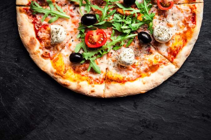 Pizza au micro-ondes : la recette facile prête en moins de 2 minutes